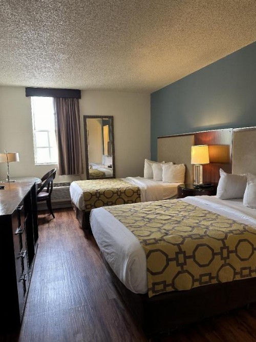 Baymont by Wyndham Florida City - image 36