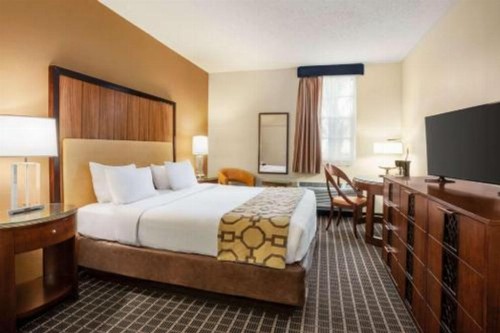 Baymont by Wyndham Florida City - image 44