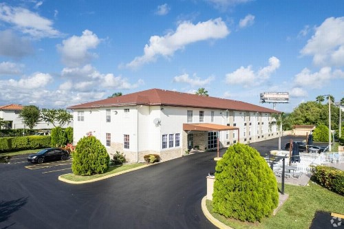 Baymont by Wyndham Florida City - image 6