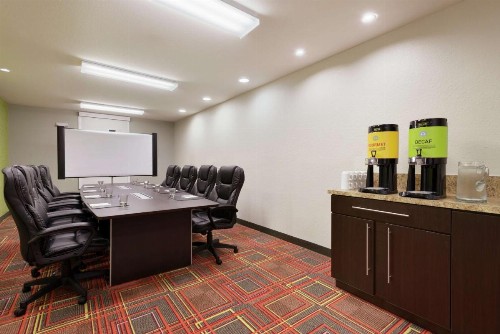 Home2 Suites by Hilton Florida City - image 9