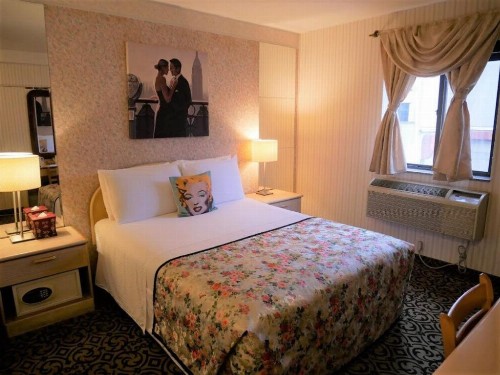 Flushing Central Hotel - image 19