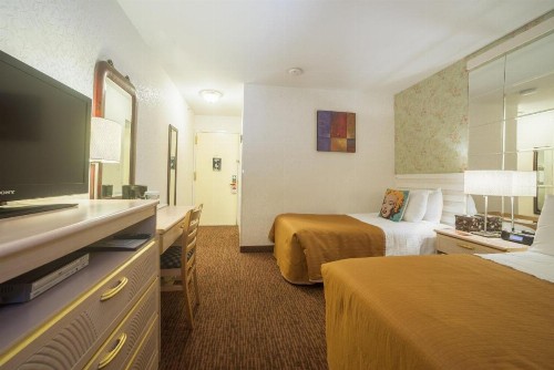 Flushing Central Hotel - image 4