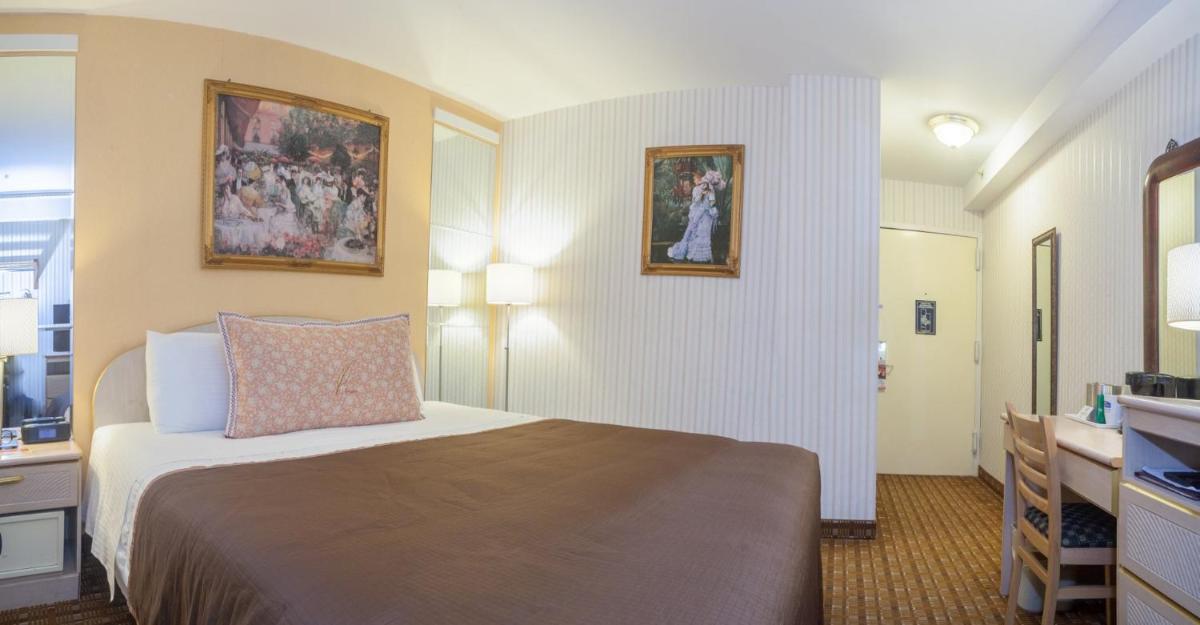 Flushing Central Hotel - image 6