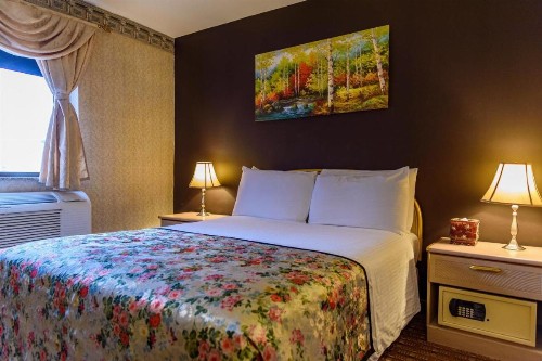Flushing Central Hotel - image 7