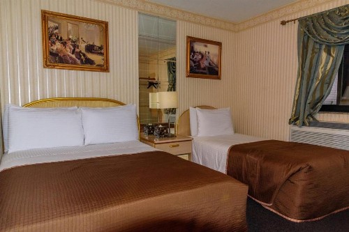 Flushing Central Hotel - image 9