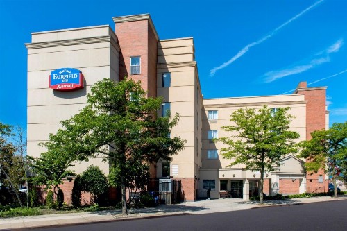 Fairfield Inn by Marriott New York LaGuardia Airport/Flushing - image 1