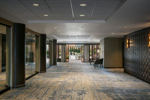 Sheraton LaGuardia East Hotel - image 25