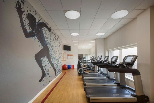 Sheraton LaGuardia East Hotel - image 26