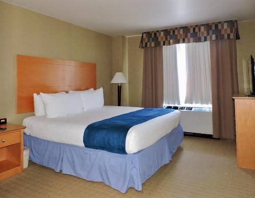 Marco LaGuardia Hotel & Suites - image 19