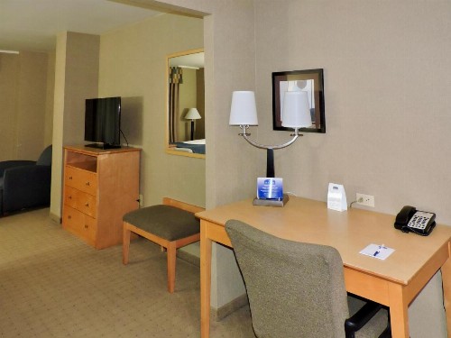 Marco LaGuardia Hotel & Suites - image 22