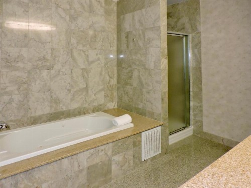 Marco LaGuardia Hotel & Suites - image 23