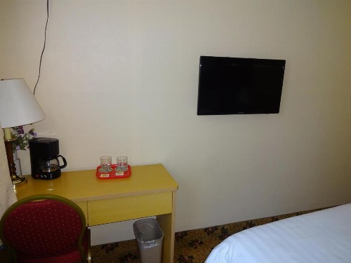 Flushing Hotel - image 19