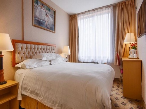 Flushing Hotel - image 23
