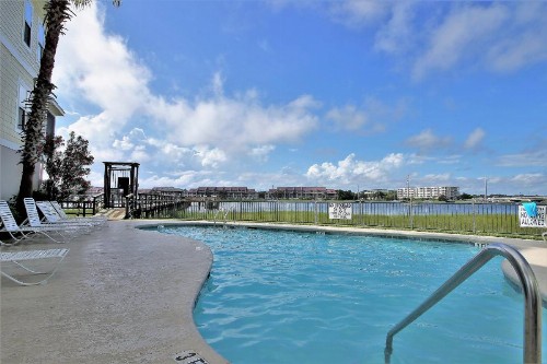 81 Waters Edge - image 5