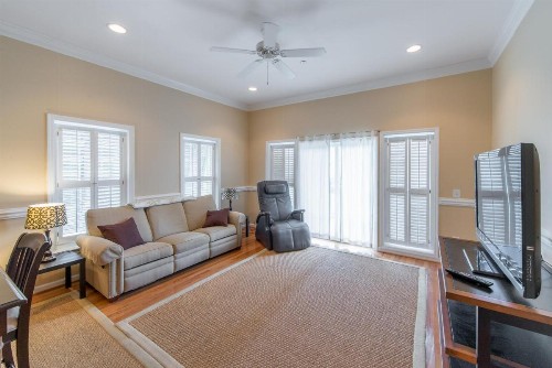 81 Waters Edge - image 8