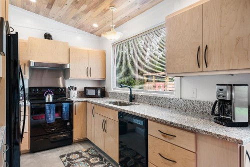 NEW Folly Vacation Listing 209 East Cottage near the beach - image 11