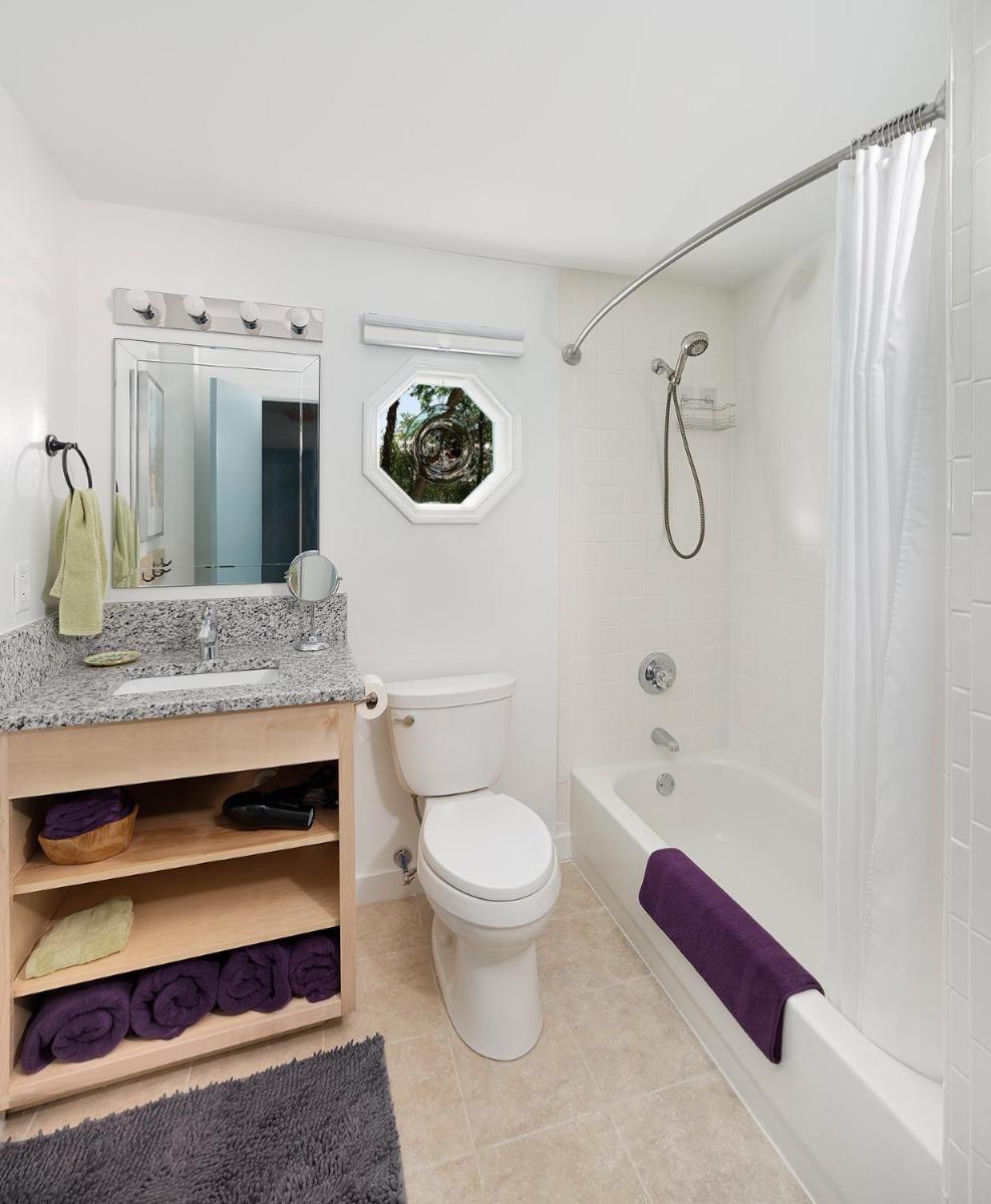 Folly Vacation 305 E Erie: Fantastic Location Recently Renovated! - image 7