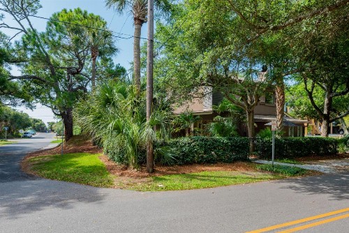 Folly Vacation 620 apartment w/bonus room one block to the beach & pet friendly - image 9