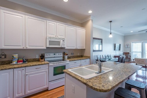 103 WATERS EDGE ~ 3Bed/3Bath Townhouse~ Pool~Fishing Dock - image 9