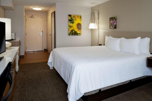 Hilton Garden Inn Folsom - image 17