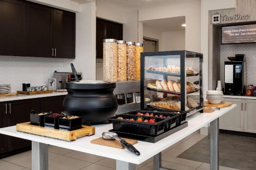 Hilton Garden Inn Folsom - image 18