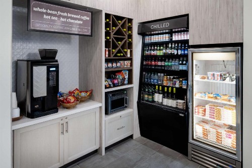 Hilton Garden Inn Folsom - image 2