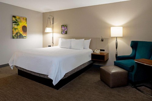 Hilton Garden Inn Folsom - image 7
