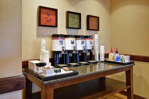 Hampton Inn & Suites Folsom - image 14