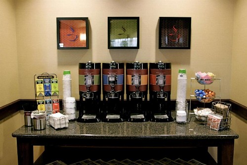Hampton Inn & Suites Folsom - image 19