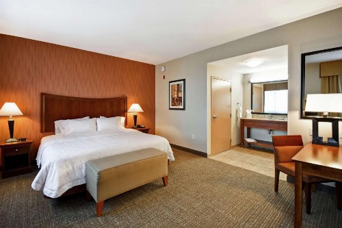 Hampton Inn & Suites Folsom - image 33