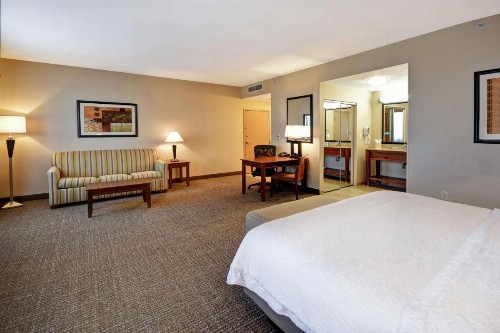 Hampton Inn & Suites Folsom - image 35