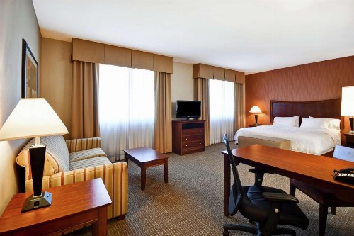 Hampton Inn & Suites Folsom - image 36