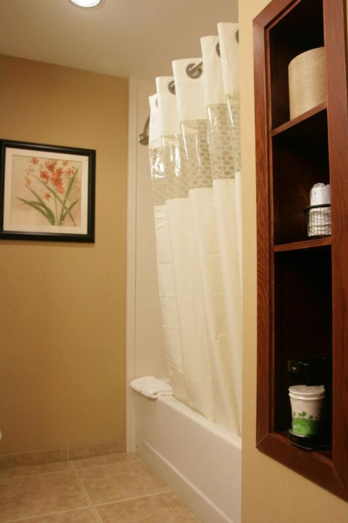 Hampton Inn & Suites Folsom - image 45