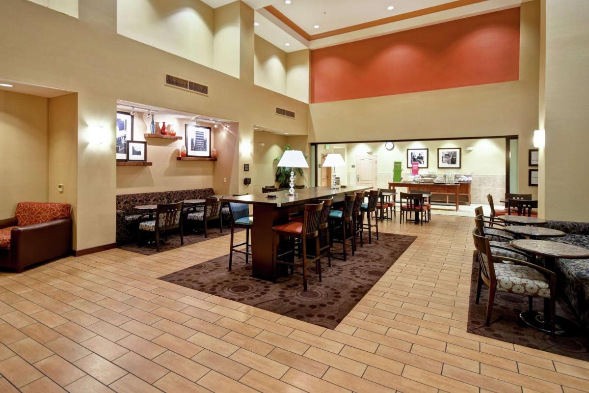 Hampton Inn & Suites Folsom - image 5