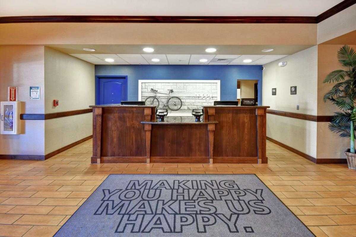 Hampton Inn & Suites Folsom - image 7