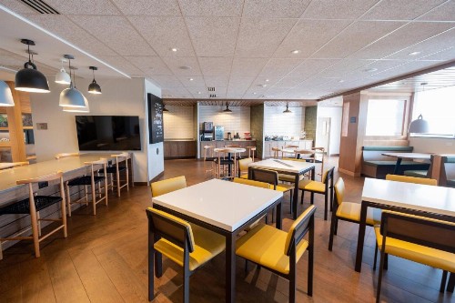 Fairfield by Marriott Inn & Suites Fond du Lac - image 10