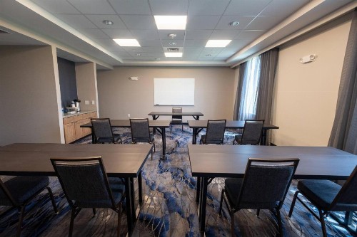 Fairfield by Marriott Inn & Suites Fond du Lac - image 17