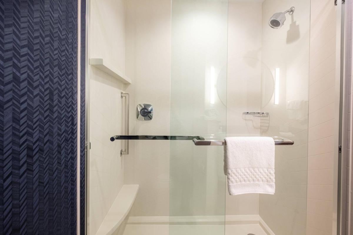 Fairfield by Marriott Inn & Suites Fond du Lac - image 5