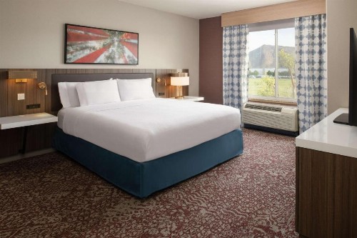 Hilton Garden Inn Fontana - image 24