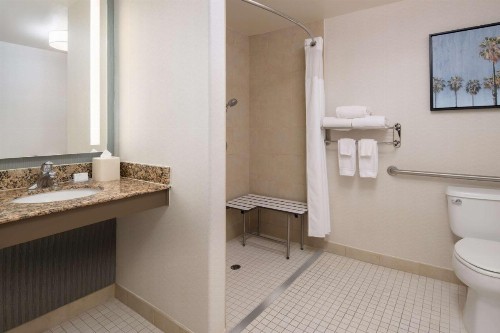 Hilton Garden Inn Fontana - image 26