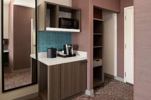 Hilton Garden Inn Fontana - image 27