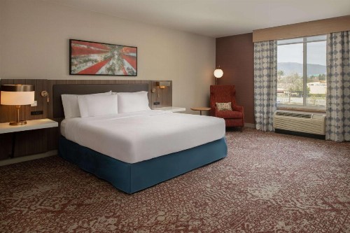 Hilton Garden Inn Fontana - image 28