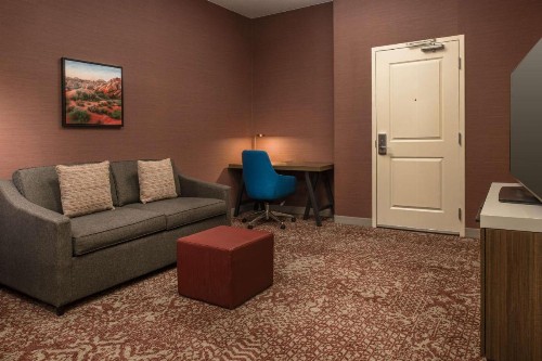 Hilton Garden Inn Fontana - image 30