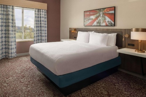 Hilton Garden Inn Fontana - image 31