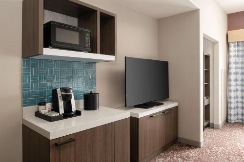Hilton Garden Inn Fontana - image 32