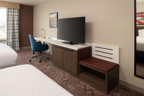 Hilton Garden Inn Fontana - image 33