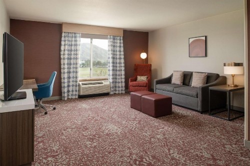 Hilton Garden Inn Fontana - image 35