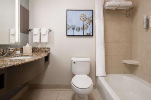 Hilton Garden Inn Fontana - image 36