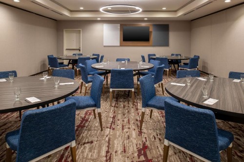 Hilton Garden Inn Fontana - image 39