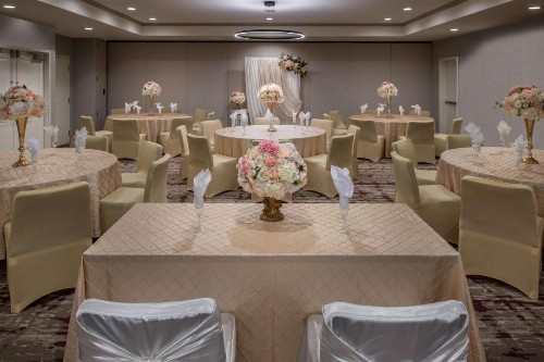Hilton Garden Inn Fontana - image 41